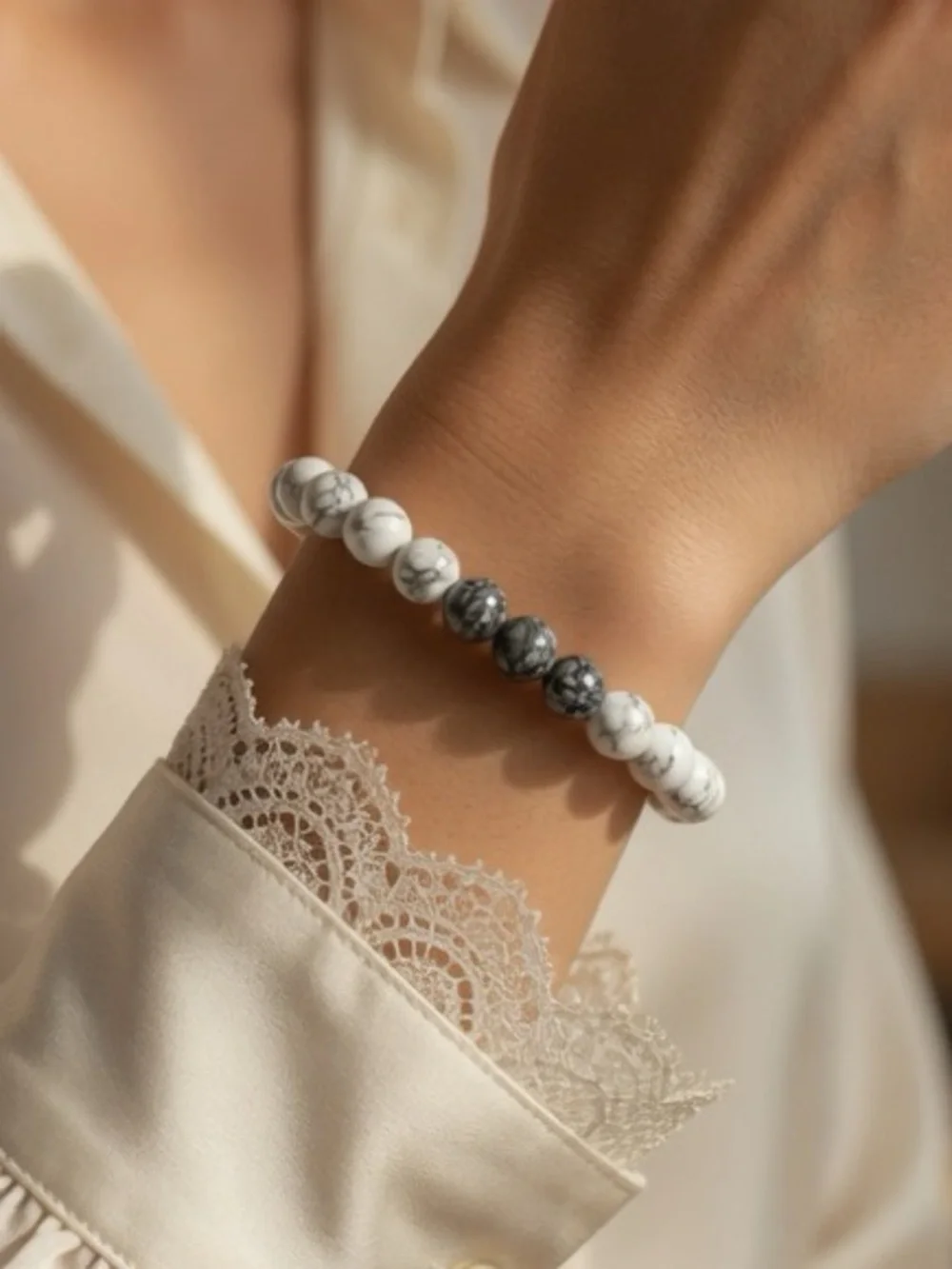 White Howlite Braded Stretch Necklace, 4mm beads, size 6